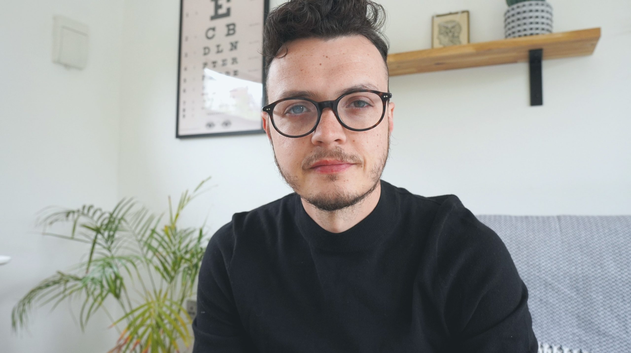 Dr Ashley Francis Clinical Psychologist and ISTDP Therapist, providing psychological therapy for adults across the UK